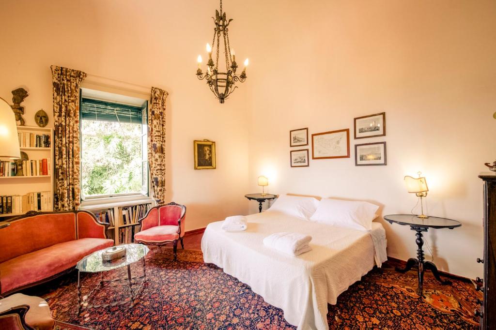 Villa Gemmellaro room 6